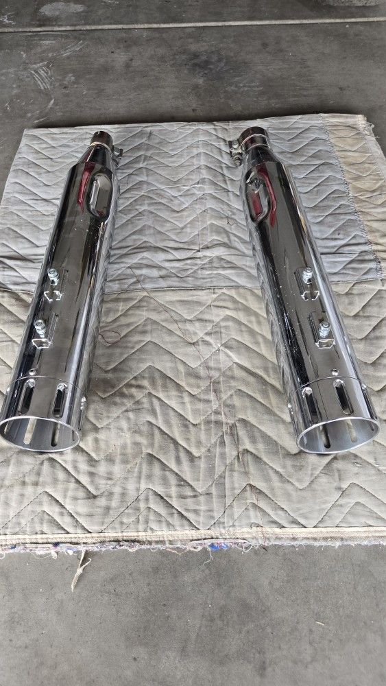 Harley Davidson Touring Exhaust (M8)