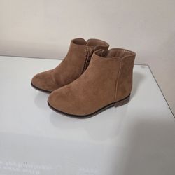 Boots For Girls like new, size 8/ Botas para niña como nuevas, numero 8 