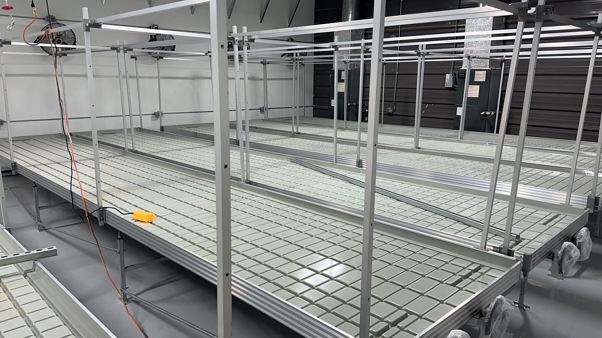Custom Hydro Rolling Bench V Track Tables/Trays/LEDs