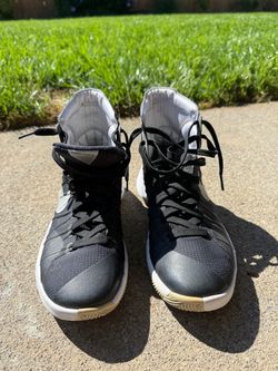 Basketball shoes