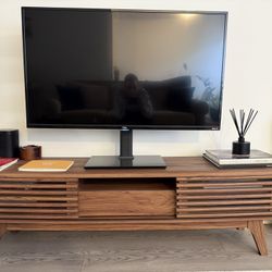 Article Media Console