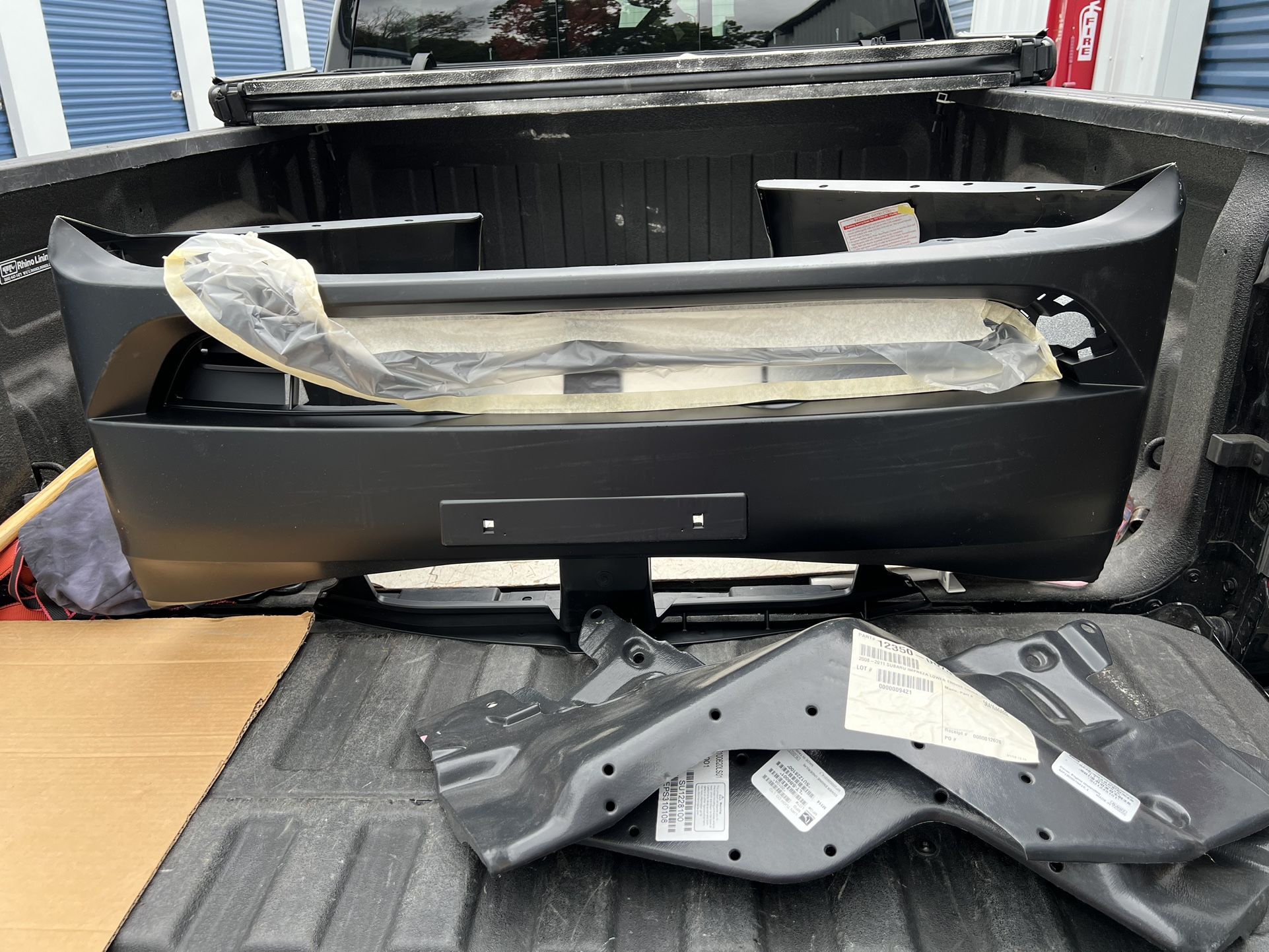 Primed Front Bumper Cover Replacement For 2008-2011 Subaru Impreza . With Left and Right Engine Covers .