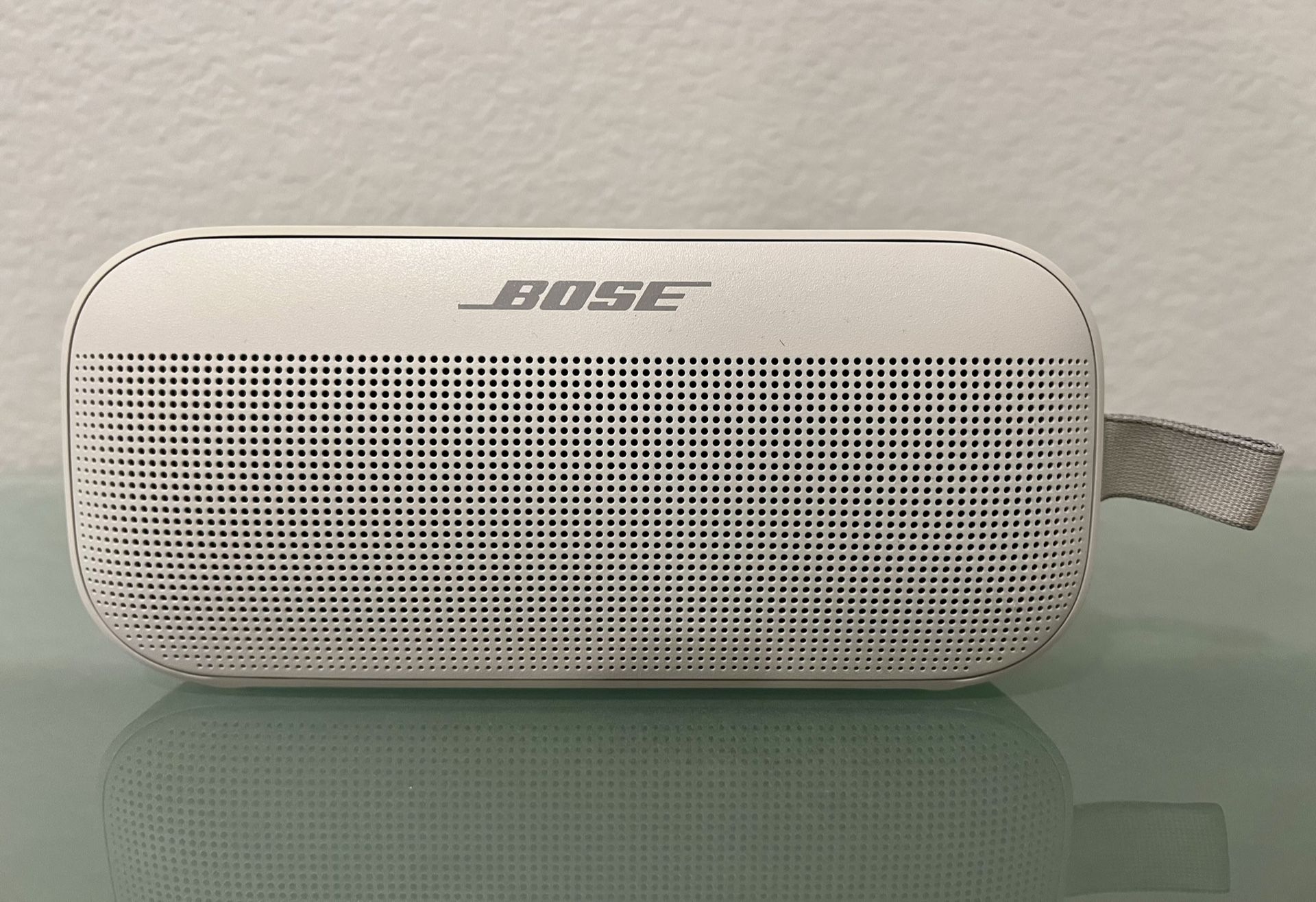 Bose SoundLink Flex Portable Bluetooth Speaker (White)