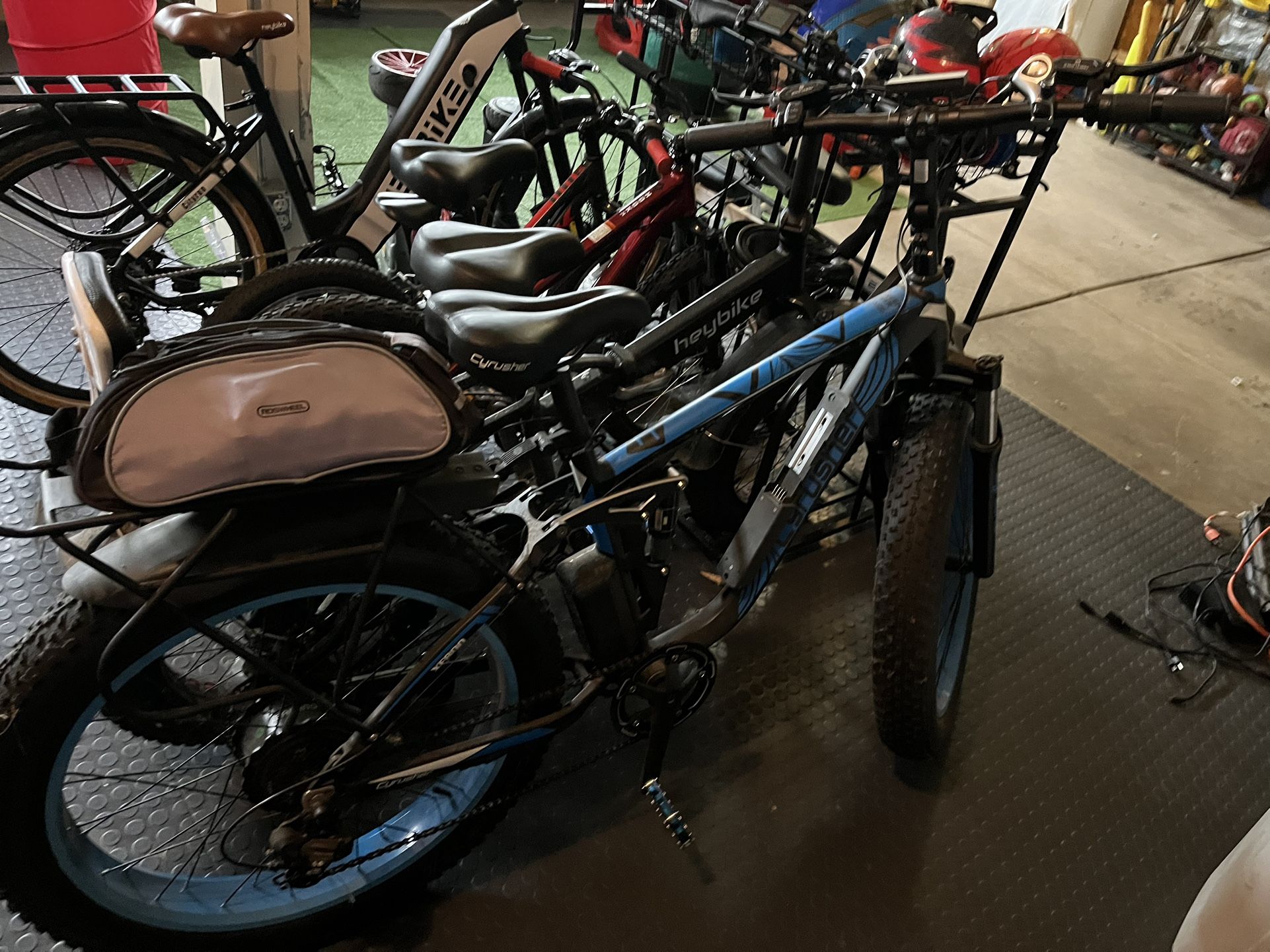 Cryuser XF800 High Performance Fat Tire E-bike comes With Two Batteries