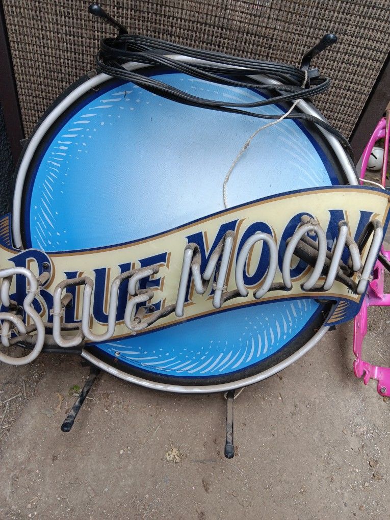 Blue Moon Sign