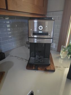 Cuisinart Coffee Maker with Built-In Grinder