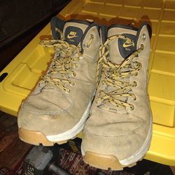 Nike Hiking Boots Size 11 