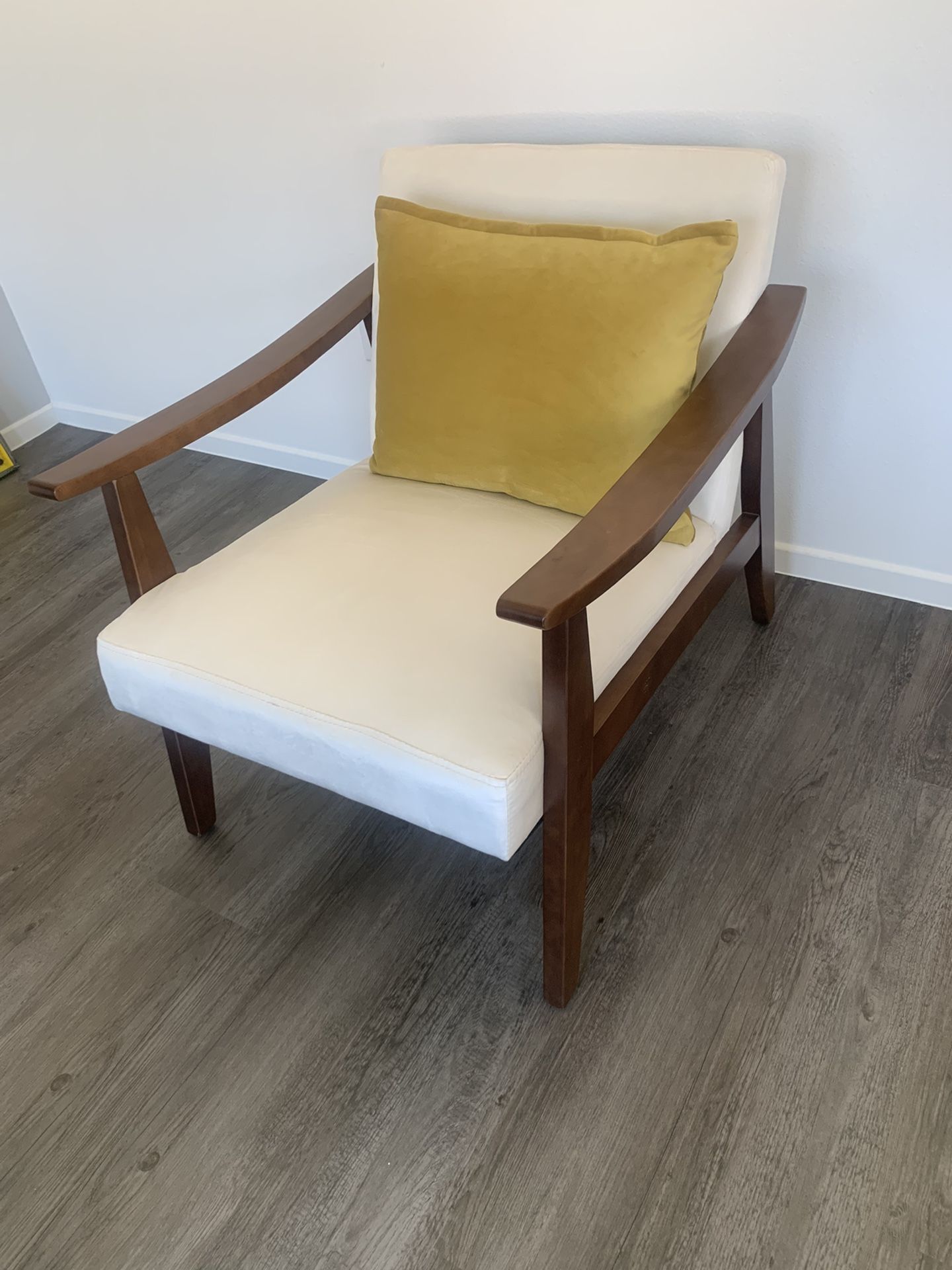 Decora 27.5” Wide Armchair