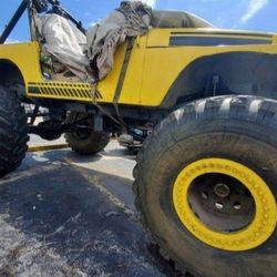 1978 CJ7 JEEP WITH BODY TUB 94 YJ TITLE  CLEAN Cj7 ENGINE 4.2 AUTO/ LIFT AXLE 1 TON  NEW PARTS