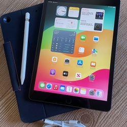 Apple iPad 7th Generation 128GB With Logitech Keyboard and Pencil 