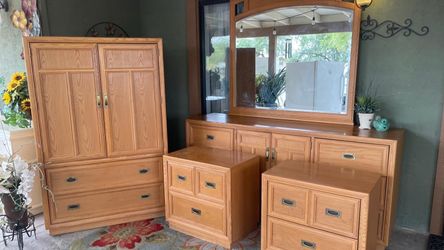 Gorgeous Stanley solid wood furniture set
