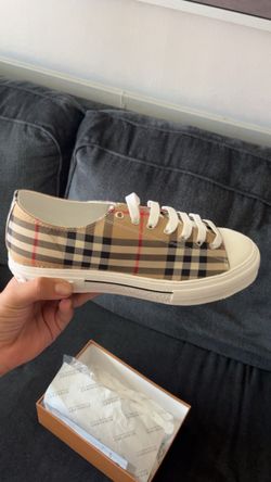 Burberry shoes size 9 through 12