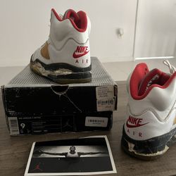 Jordan 5 Fire Red  Size 9 1(contact info removed)