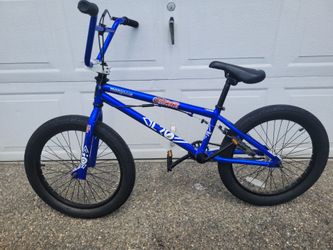 20" Mongoose Legion L20 BMX Bike