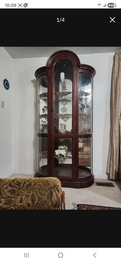 Elegant Curved Glass Display Cabinet Curio Cabinet.