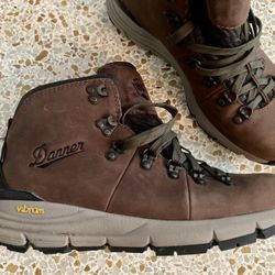 Mens Danner Hiking Boots 7.5