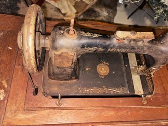 Vintage 1911 Singer sewing machine