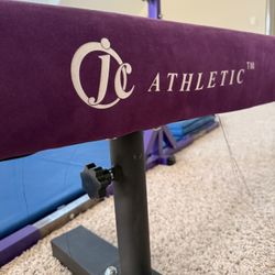 Adjustable balance beam