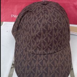 Michael Kors Signature Logo brown Cap Hat NWT pick up location in the city of Pico Rivera 
