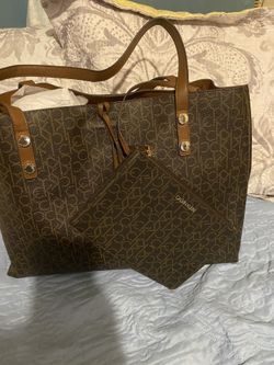Bolsa grande muy bonita $70