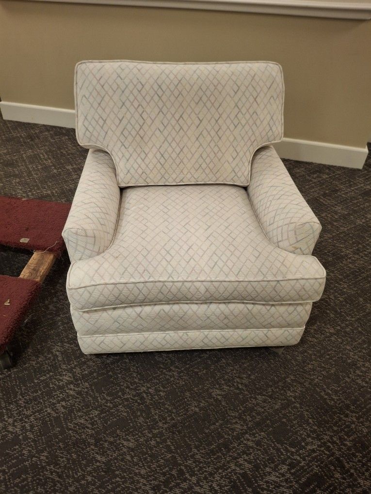 Chair With Ottoman