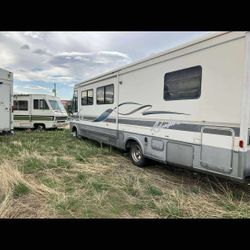 1997 Winnibago Adventurer 