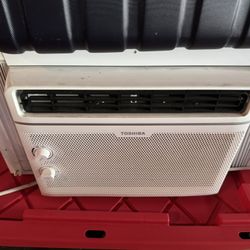 Toshiba Window Air Conditioner Unit 