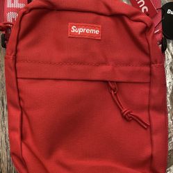 RED SUPREME BAG 