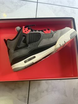 Kids Size 3 1/2 Jordan 4