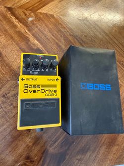 Bass guitar/guitar pedals