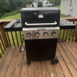 Brand New Grill Comes With Grill Cover 