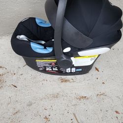 Cybex Aton M Car Seat With 2 Bases, And 2 Sensor Safe Accessories
