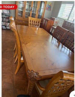 Tommy Bahama dining room set
