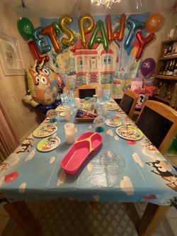 “LET’S PAWTY” Balloon Set with Blue & White Paw Balloon Included