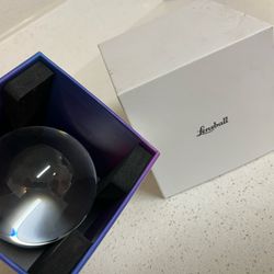 lensball, which is a clear crystal sphere used as a creative photography accessory NEW 