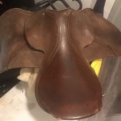 Saddle 