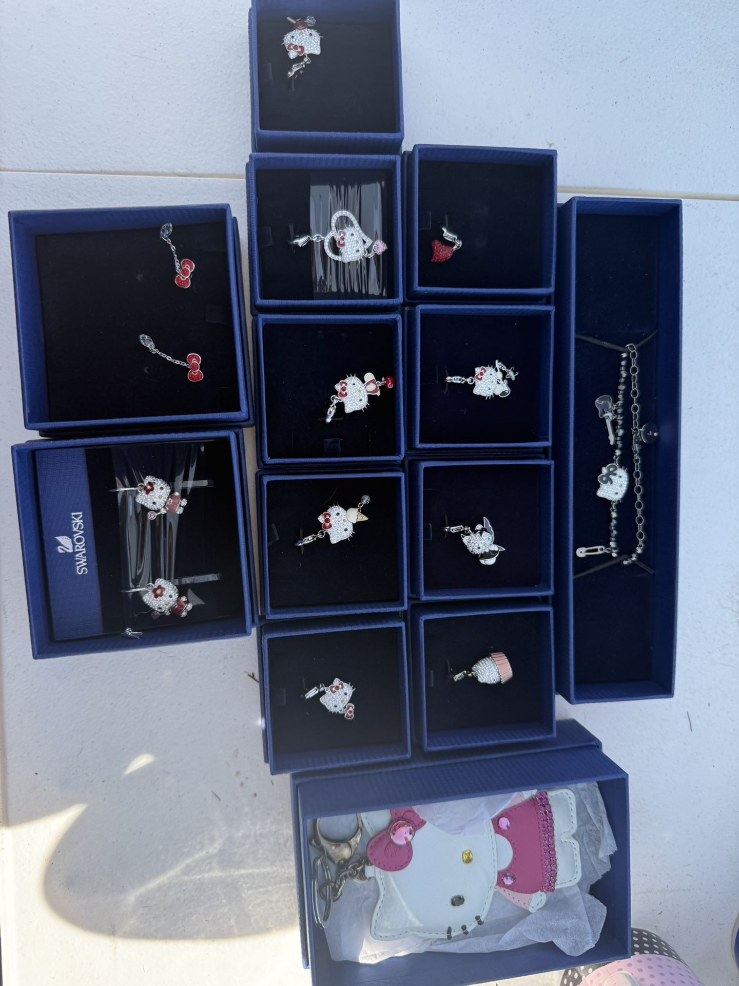 Swarvoski Hello kitty Jewlery 