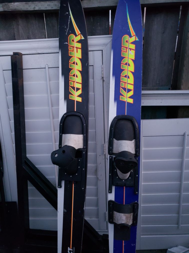 Knee Board & Water Skis