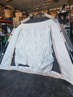 Camping tent