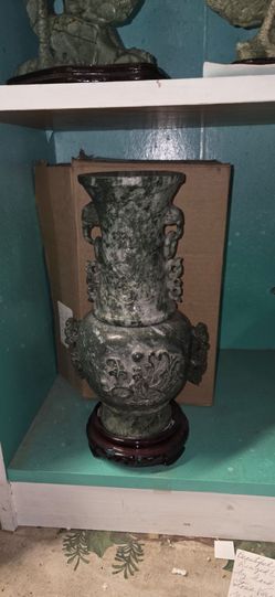 Vintage gorgeous Jade vase
