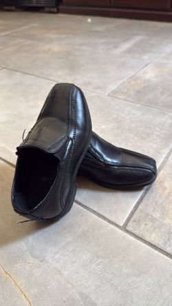 Black shoes for kids size 8