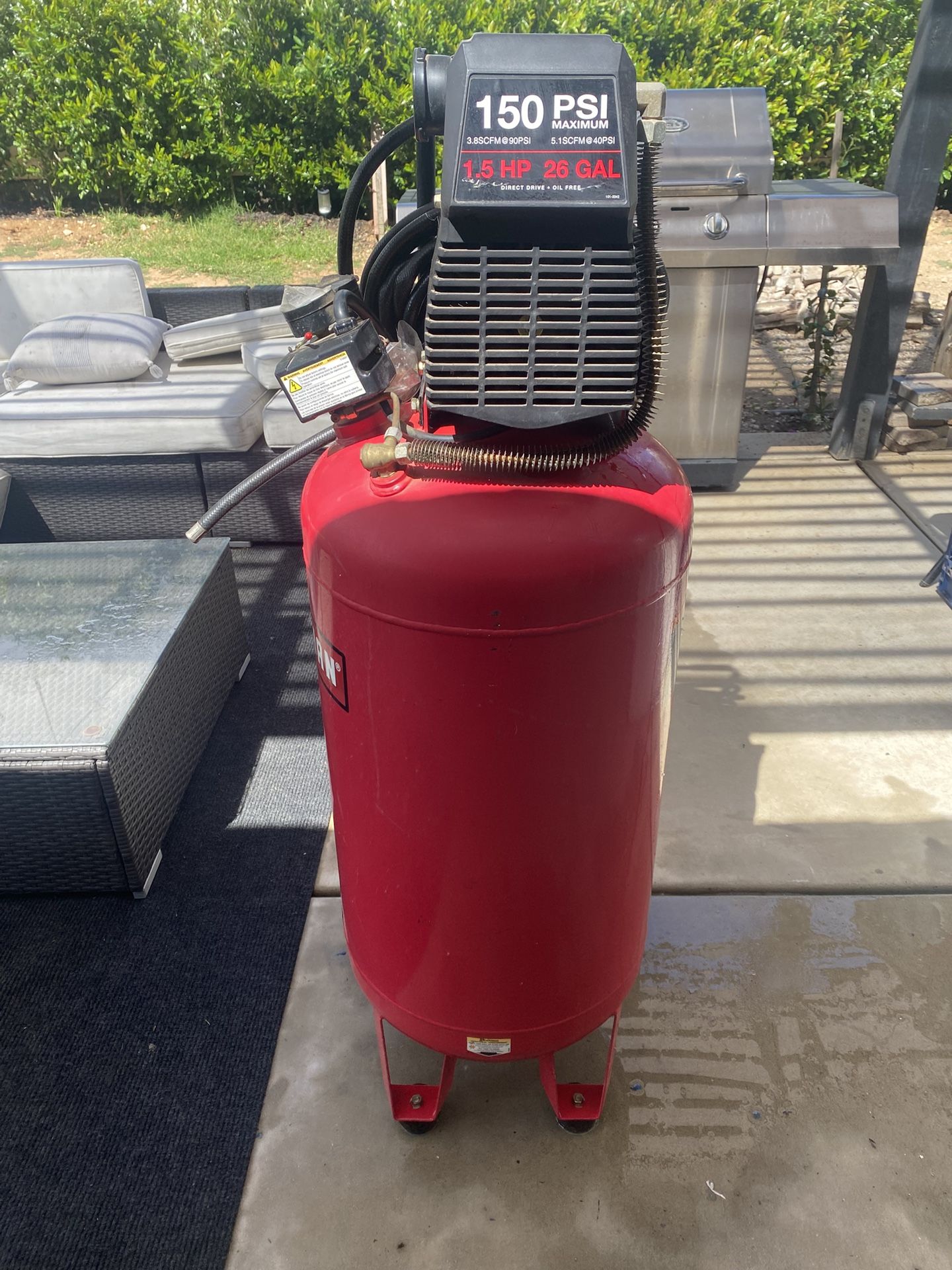 Craftsman 1.5 HP 26 gal air compressor with hose included