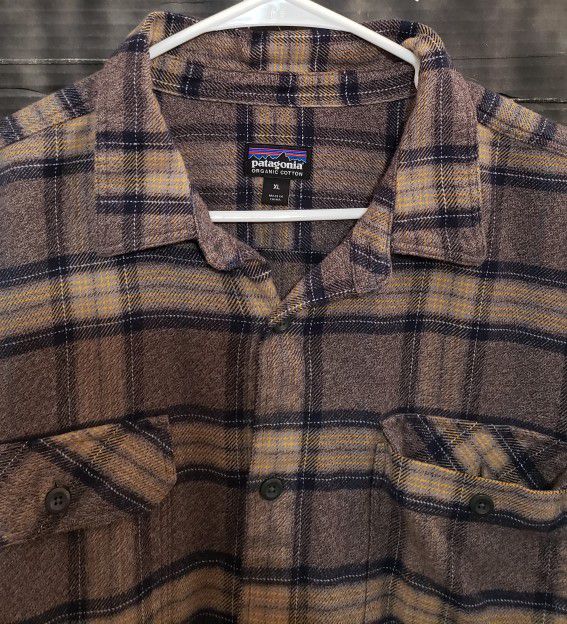 Patagonia Organic Cotton Fjord Light Brown/Navy Flannel Button Mens Size XL
