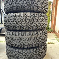 37x12.50/17 Tires Pick Up In Compton