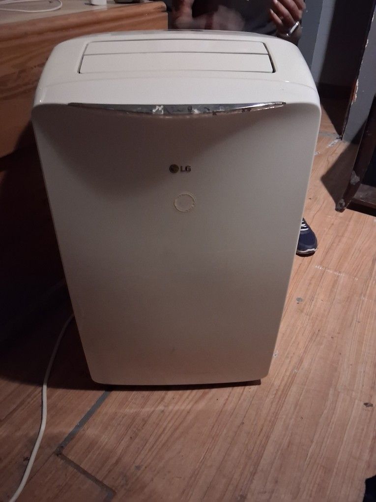 LG 14000 BTU Portable AC