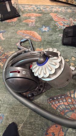 Dyson DC39 Vacuum