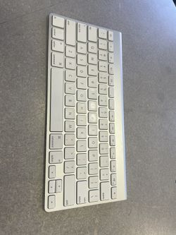 Apple Magic Keyboard 1 