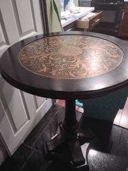 Round high table
