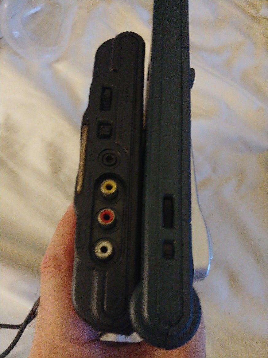 Portable DVD player
