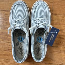 NWT Tommy Bahama women casual loafer size 7.5
